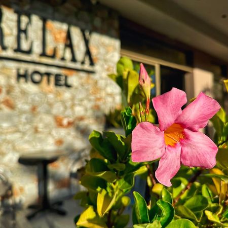 Relax Hotel Palaiochora Exterior foto