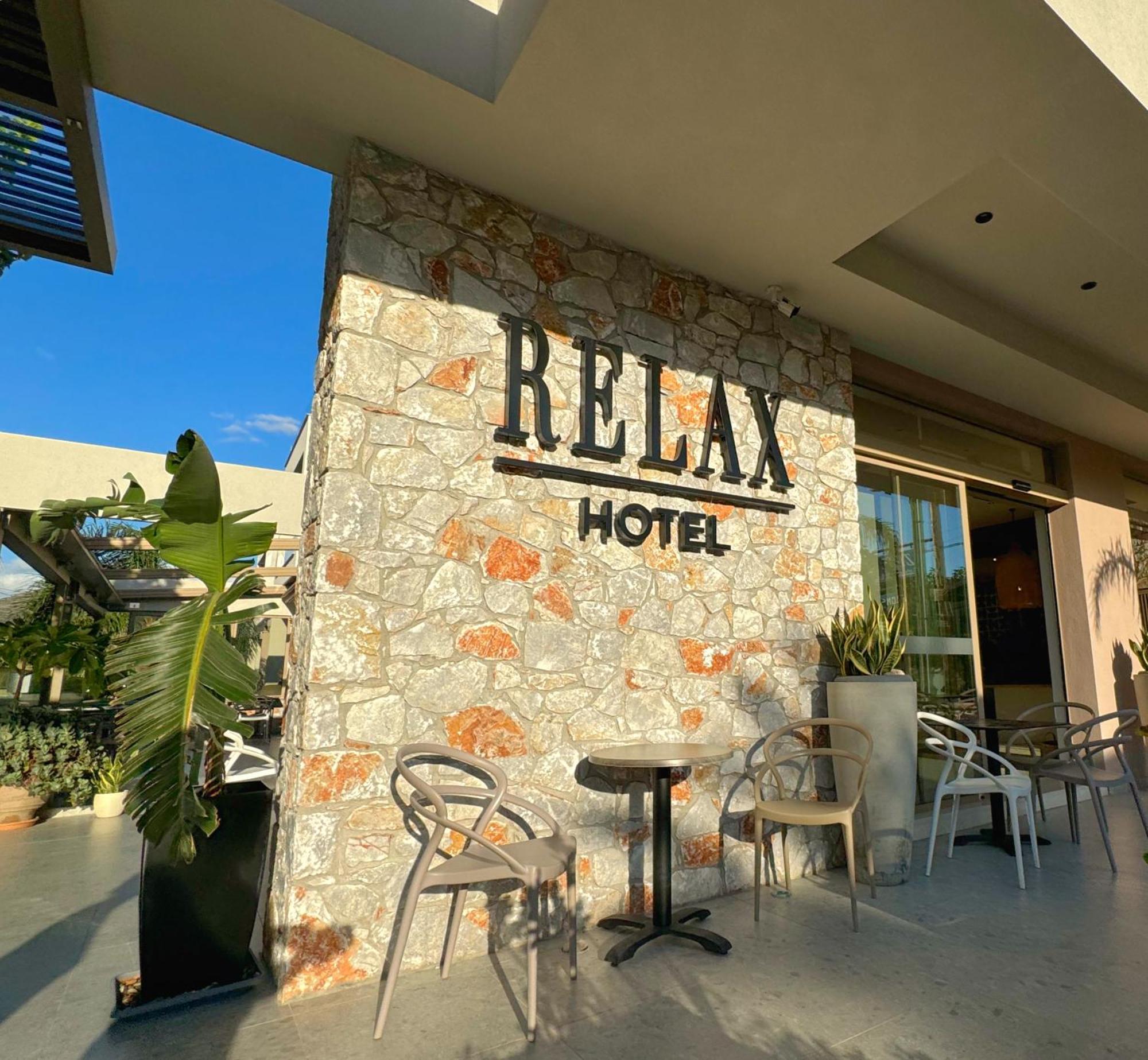 Relax Hotel Palaiochora Exterior foto